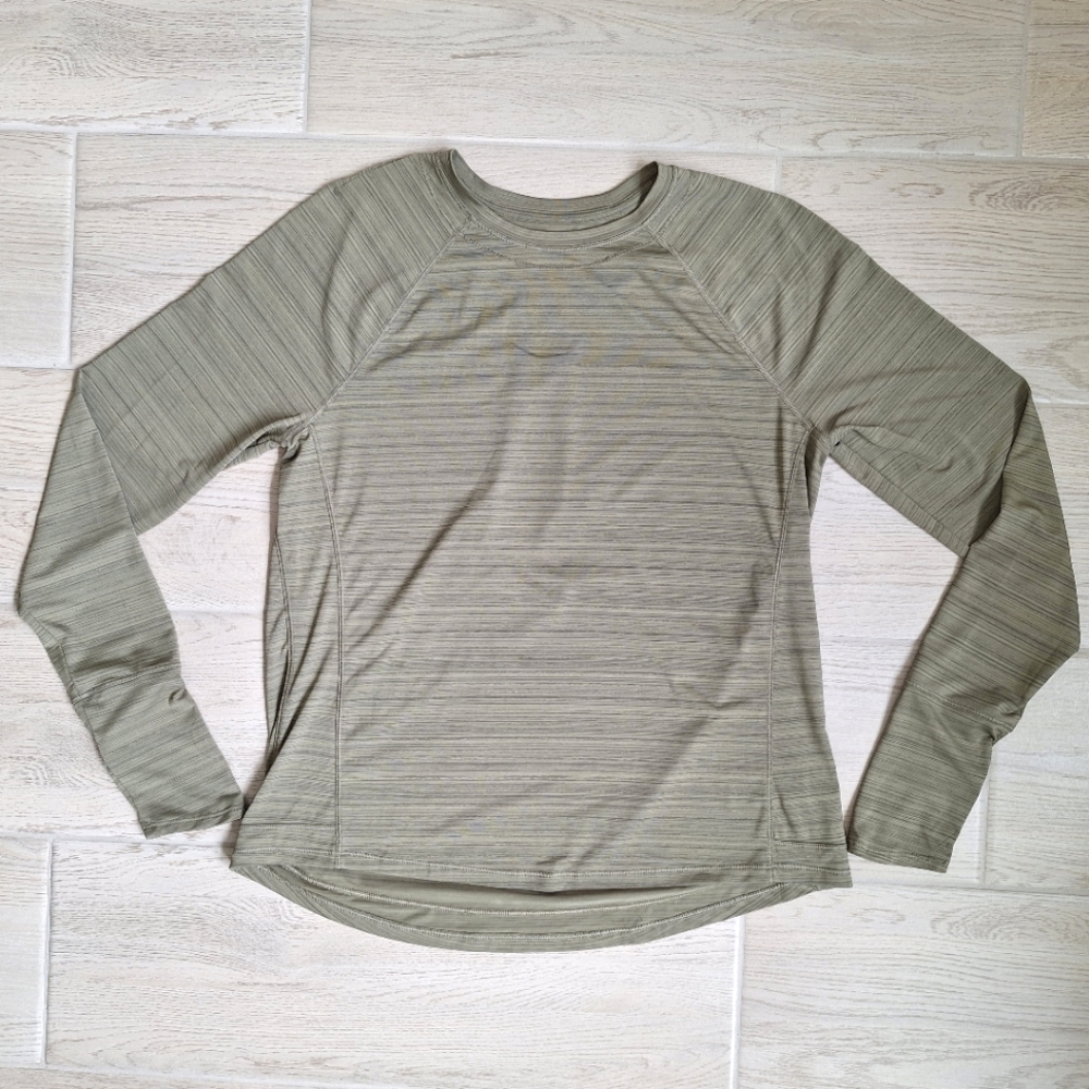 Athleta olive green heathered long-sleeved crew-neck performance shirt - medium